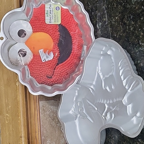 Vintage 1983 Wilton Sesame Street Elmo & Big Bird And Balloon Cake Pans Mold - Picture 1 of 6